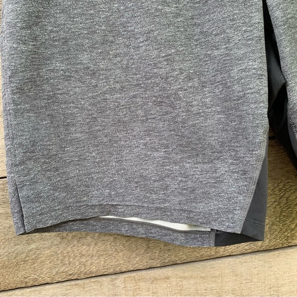 Lululemon THE Short Men M Linerless 9” Updated Heather Texture Printed Grey Coal - Picture 5 of 13
